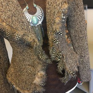 FEATHER ACENTED TWEED BLAZER